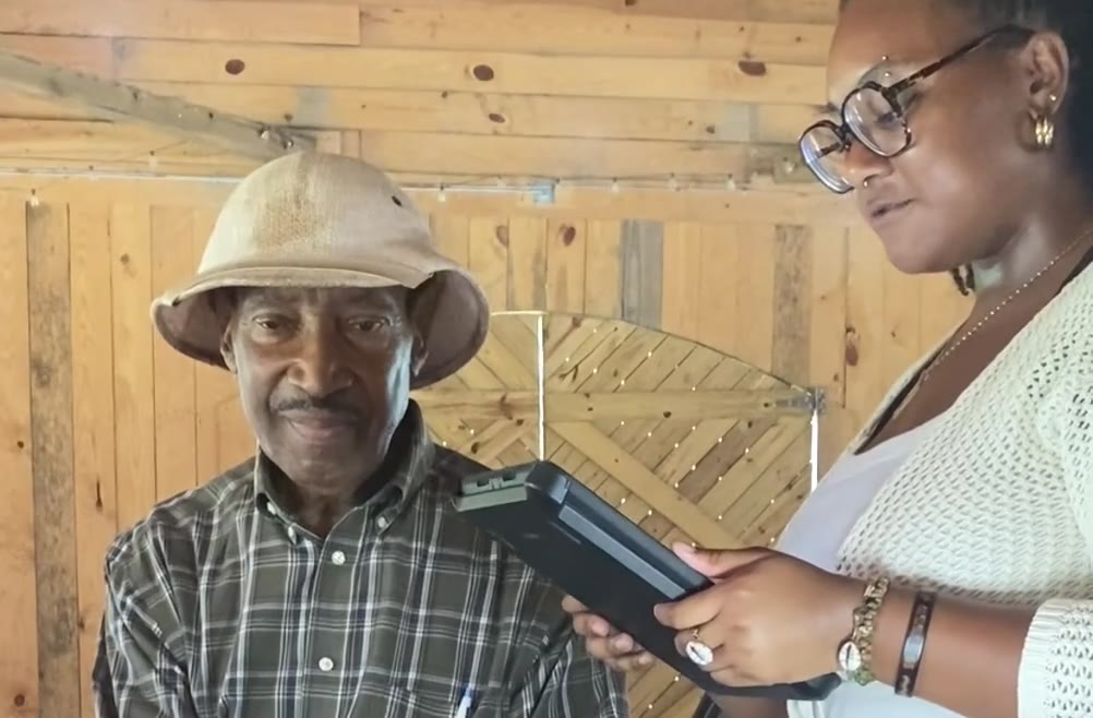A Penn-affiliated clinician walking through a Recall Aid memory interview